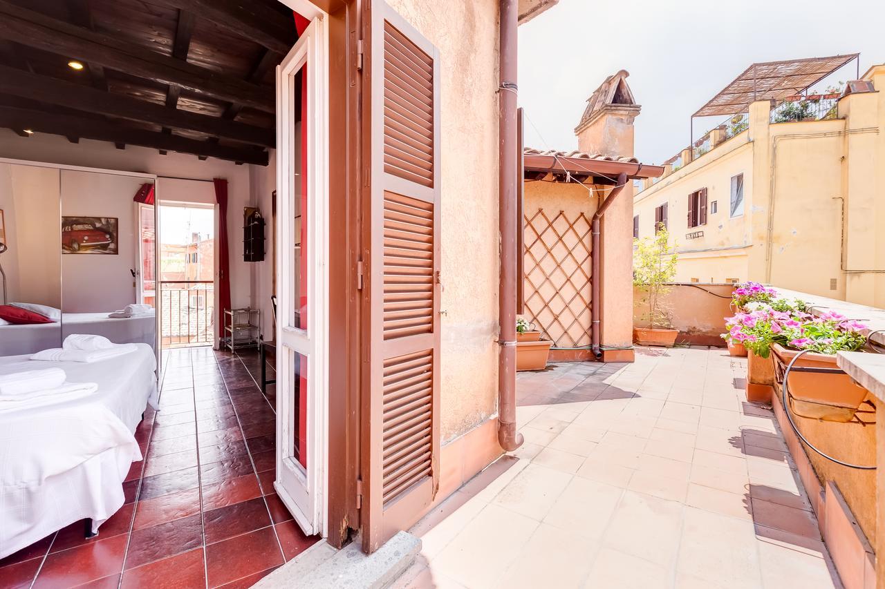 Romantic House With Terrace Exterior photo